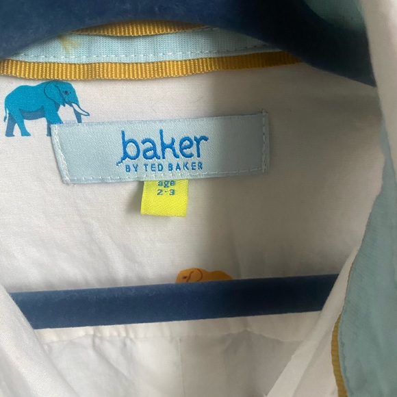 Red baker short sleeve button down size 2-3 - Picture 2 of 2